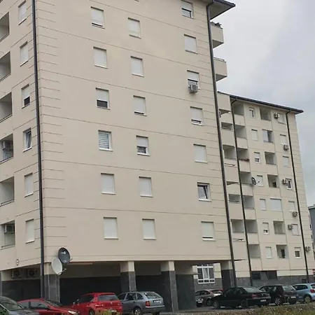 Apartman Titanic 3 Appartement